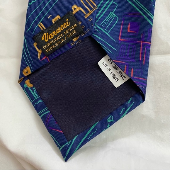 City of Toronto tie - Picture 4 of 4